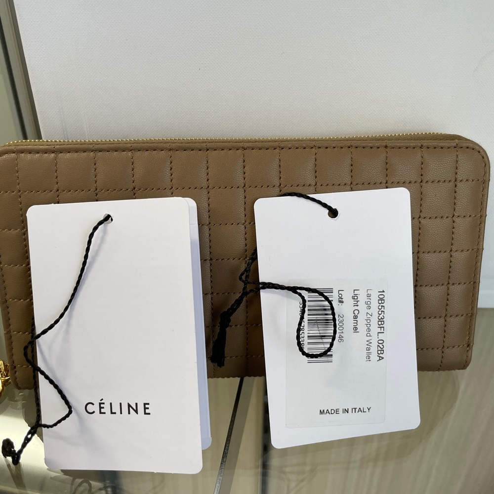 Celine women’s zippered wallet - Picture 14 of 15